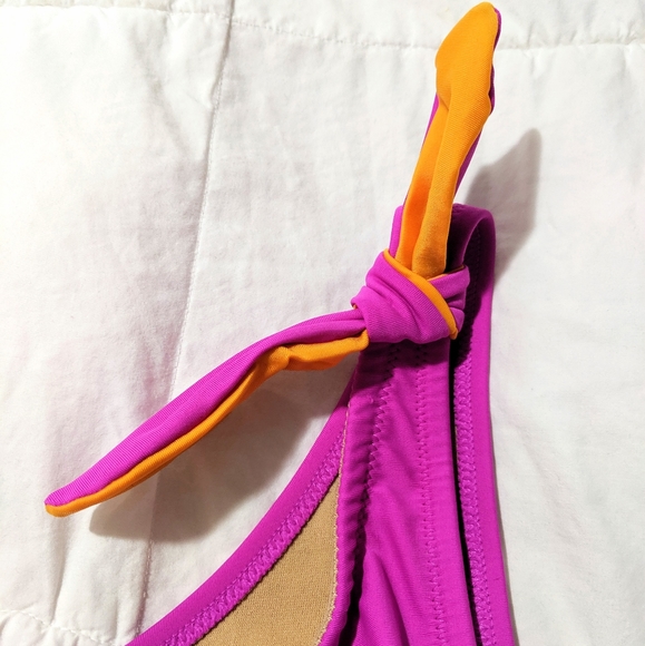 NWT Old Navy Swimsuit Top - Picture 3 of 3